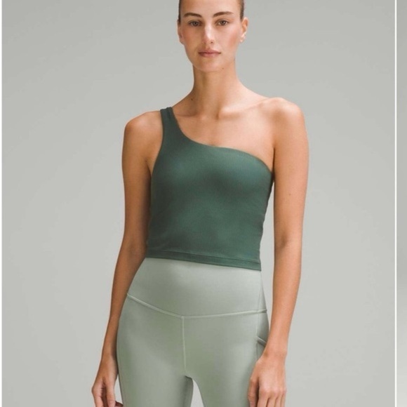 Lululemon asymmetrical tank​​​ - Picture 1 of 1